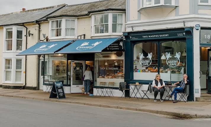 The Two Magpies Bakery shopfront